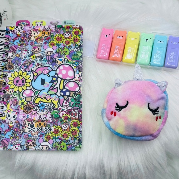 Unicorn Bundle Notebook & Mini Bear Highlighters w/ Mini Pouch - Picture 11 of 12